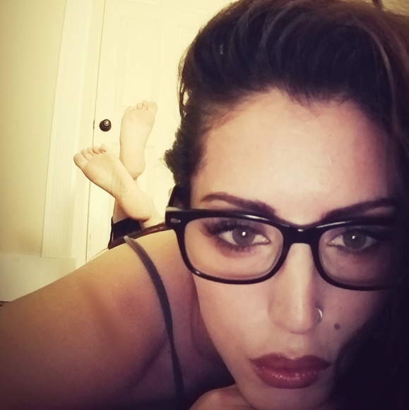 𝐇𝐢 𝐈'𝐦 𝐖𝐢𝐧𝐭𝐞𝐫 - Picture 2 of 2